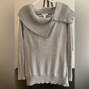 Women’s lightweight grey sweater size M.